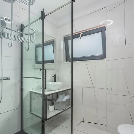 Zrnic Affittacamere 3*