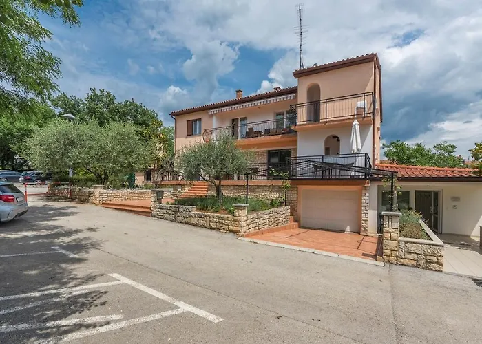 Zrnic ゲストハウス ポレッチ