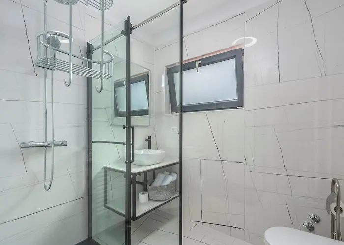 Zrnic ゲストハウス 3*